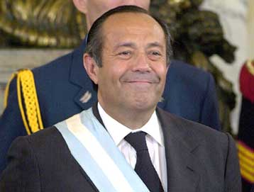 Παρελθόν αποτελεί και ο μεταβατικός πρόεδρος της Αργεντινής