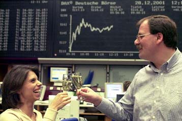 Με μεγάλες απώλειες για τα χρηματιστήρια εκατέρωθεν του Ατλαντικού κλείνει η χρονιά