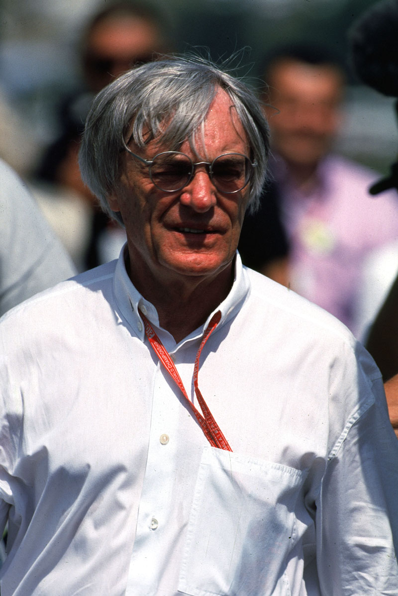 O B.Ecclestone κρούει τον κώδωνα του κινδύνου στους κατασκευαστές