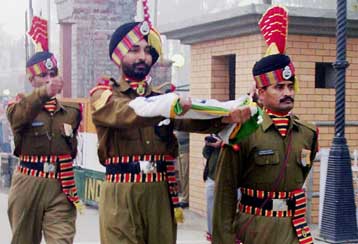 Δέκα Πακιστανοί νεκροί σε συγκρούσεις με τον ινδικό στρατό στο Κασμίρ