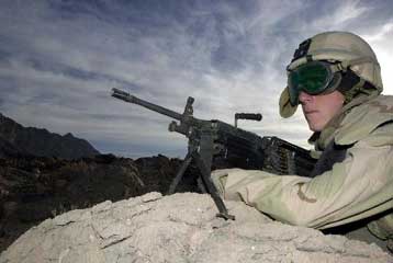 Μεγάλη επιχείρηση για τη σύλληψη του μουλά Ομάρ – Στην Καμπούλ η ειρηνευτική δύναμη