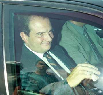 Ίχνη πυροβολισμού στο αυτοκίνητο του αρχηγού της ΝΔ την παραμονή της Πρωτοχρονιάς