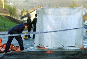 Ένας νεκρός από έκρηξη βόμβας στο Λόντοντερι