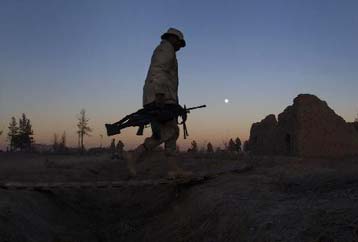 Οι ΗΠΑ θρηνούν τον πρώτο νεκρό στρατιώτη στο Αφγανιστάν από πυρά των Ταλιμπάν