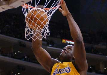 Ασυγκράτητος ο Σακίλ ΟΝιλ, οδήγησε τους Lakers στη νίκη επί των Raptors (109-89)