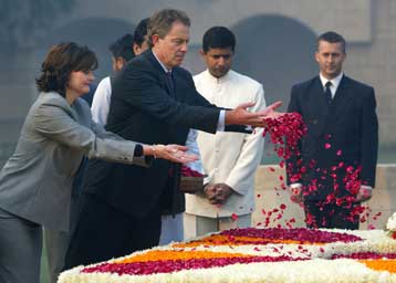 Η διεθνής κοινότητα πρέπει να βοηθήσει το Αφγανιστάν, τόνισε ο Βρετανός πρωθυπουργός