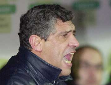 O Σάντος παραμένει προς το παρόν στον πάγκο της ΑΕΚ