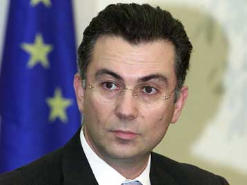 Στελέχη της ΝΔ επικρίνουν σφοδρά το ρεπορτάζ του CBS για τη «17Ν»