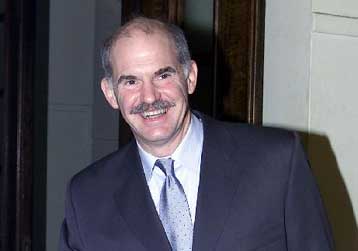 Αποτυχημένοι πρώην αξιωματούχοι των ΗΠΑ πίσω από τις επιθέσεις, υποστηρίζει ο ΥΠΕΞ