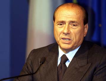 Για παρακώλυση του έργου της Δικαιοσύνης κατηγορείται τώρα ο Μπερλουσκόνι