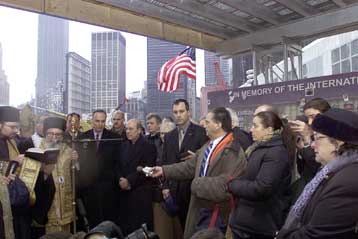 Στα ερείπια των Δίδυμων Πύργων ο Κ.Σημίτης, παρουσία του Αρχιεπισκόπου Δημήτριου
