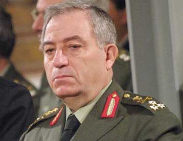 Μειώνεται κατά ένα μήνα η θητεία στα σύνορα