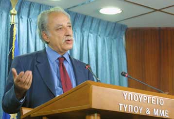 Απέφυγε να σχολιάσει ο Χυτήρης τα περί υποψηφιότητας της Ειρ.Παπά στο Δήμο Αθηναίων