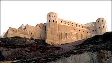 Θέμα κυριαρχικών δικαιωμάτων η κατεδάφιση του οθωμανικού κάστρου για τους Σαουδάραβες