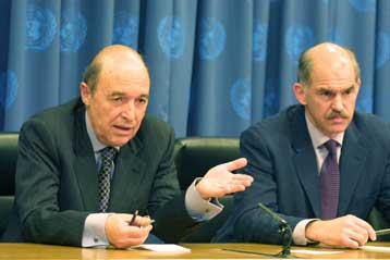 Τηλεφωνική επικοινωνία Σημίτη – Τσένι με θέμα τον αγώνα κατά της τρομοκρατίας