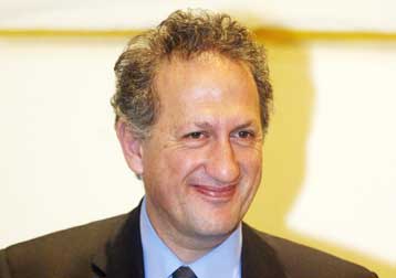 Πρόωρες οι συζητήσεις για τις υποψηφιότητες στις δημοτικές εκλογές, τονίζει ο ΥΠΕΣ