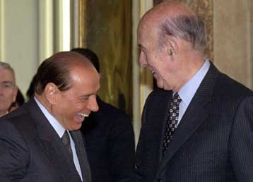 Ικανοποίηση Ντ Εστέν για τις ευρωπαϊκές θέσεις του Σίλβιο Μπερλουσκόνι