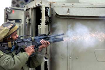 Το Ισραήλ έπληξε με πυραύλους το λιμάνι της Γάζας