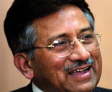 Θέλει την ειρήνη ο Μουσαράφ και κηρύσσει πόλεμο στον εξτρεμισμό