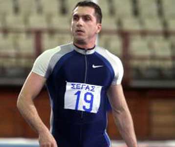 Ο Γενοβέλης δεν ξέχασε την… τέχνη του