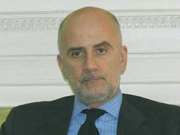 Στην Κύπρο ο Ντε Σότο εν όψει των απευθείας συνομιλιών Κληρίδη-Ντενκτάς