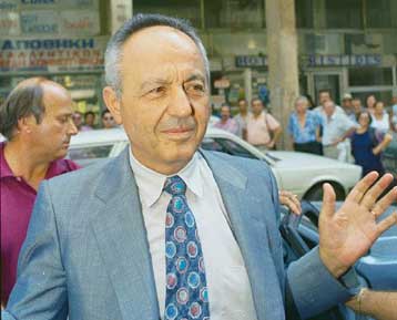 Διαψεύδει ο στρατηγός Γρυλλάκης και απειλεί με μηνύσεις