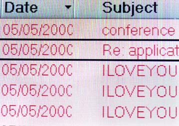 Υπερδιπλάσια αύξηση ιών και κενών ασφαλείας το 2002 -και τα χειρότερα έρχονται