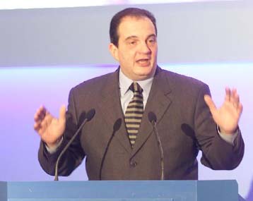 Ολομέτωπη επίθεση Καραμανλή σε πρωθυπουργό και κυβέρνηση