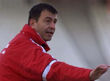 Η ώρα της αντεπίθεσης του Ολυμπιακού, λέει ο Τάκης Λεμονής