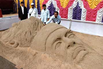 Από το Δεκέμβριο είχε εγκαταλείψει το Αφγανιστάν ο Μπιν Λάντεν, υποστηρίζει το CBS