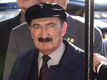 Με τον Μπους θα συναντηθεί την Τετάρτη ο Ετζεβίτ