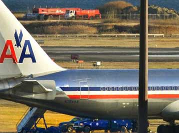 Ζημίες-ρεκόρ σημείωσε η μητρική της American Airlines το τέταρτο τρίμηνο του 2001