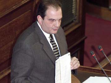 Αμφισβητούν τον πίνακα για το 2004 που παρουσίασε η ΝΔ, Βενιζέλος και Β.Παπανδρέου