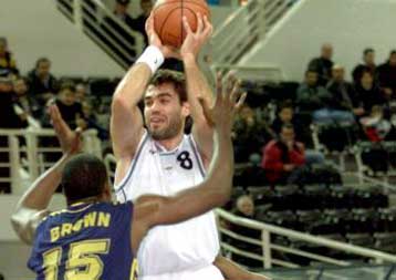 Νίκησε αλλά αποκλείστηκε ο ΠΑΟΚ – Περίπατος του Αμαρουσίου