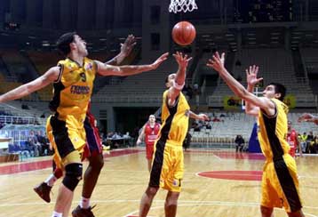 Απο την κόλαση στον παράδεισο ο Ολυμπιακός, πρώτη εντός έδρας ήττα για την ΑΕΚ