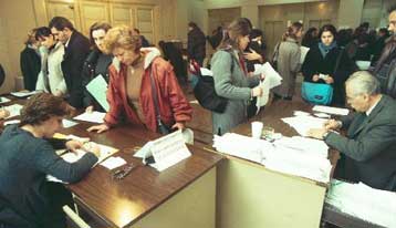 Ελεύθερες προσλήψεις στις θυγατρικές των ΔΕΚΟ και τις κατασκευαστικές του Δημοσίου