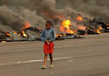 «Ξύπνησε» ηφαίστειο στο ανατολικό Κονγκό, σπέρνοντας το θάνατο στους κατοίκους