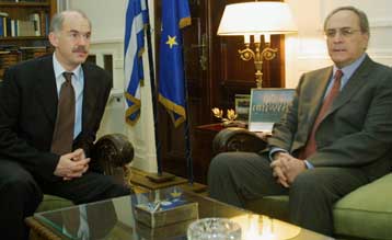 Δύσκολο το 2002 για την εξωτερική πολιτική, εκτιμά ο πρόεδρος του ΣΥΝ