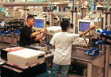 Μειώθηκαν οι διεθνείς πωλήσεις προσωπικών υπολογιστών το 2001