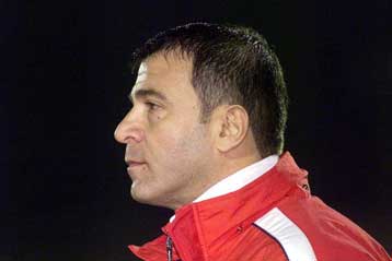 Θέληση και πάθος στο ντέρμπι που δεν κρίνει τα πάντα, ζήτησε ο Λεμονής