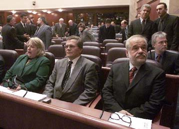 Παραιτήθηκε, λόγω διαφωνιών με τον Γκεοργκιέφσκι, η αντιπρόεδρος της ΠΓΔΜ