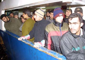 Τουρκικό σκάφος με 130 λαθρομετανάστες εντοπίστηκε στον Αγιο Ευστράτιο