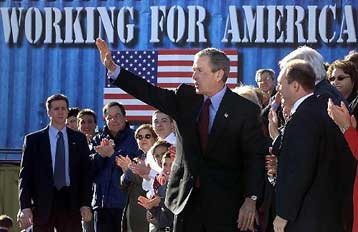 Δημοφιλέστερος των προκατόχων του τα τελευταία 40 χρόνια ο νυν πρόεδρος των ΗΠΑ