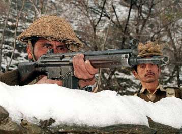 Ανταλλαγή πυρών μεταξύ ινδικών και πακιστανικών δυνάμεις κατά μήκος των συνόρων