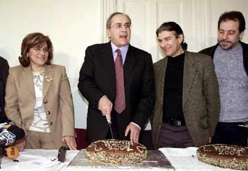 Κριτική-απάντηση του προέδρου του ΣΥΝ σε προσκλήσεις από το ΠΑΣΟΚ για συνεργασία