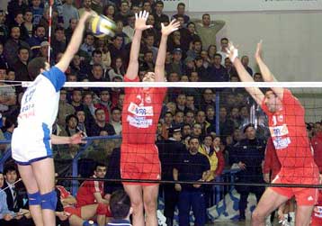 Πύρρειος νίκη του Ηρακλή 3-2 τον Ολυμπιακό στο «καυτό» Κατσάνειο