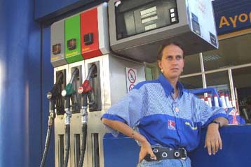 Απευθείας πρόσβαση των πρατηριούχων στα διυλιστήρια προβλέπει το ν/σ για τα καύσιμα