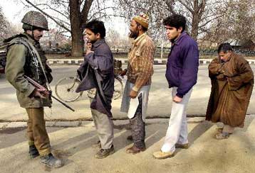 Επίθεση ενόπλου με 10 νεκρούς μουσουλμάνους στο ινδικό Κασμίρ