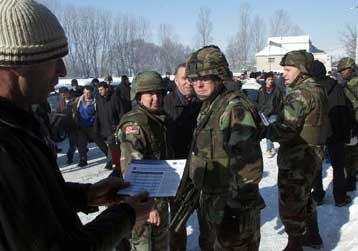 Θύμα ισχυρής έκρηξης έπεσε υψηλόβαθμος αξιωματικός της Δύναμης Προστασίας στο Κόσοβο