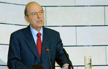 Να κοιτάξουμε μπροστά, προέτρεψε τους οικονομικούς φορείς ο πρωθυπουργός